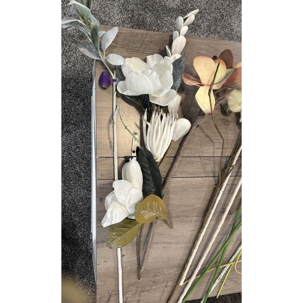 Variety Of Faux Floral Stems Some New With Tags Some Cut Offs - Picture 2 of 7